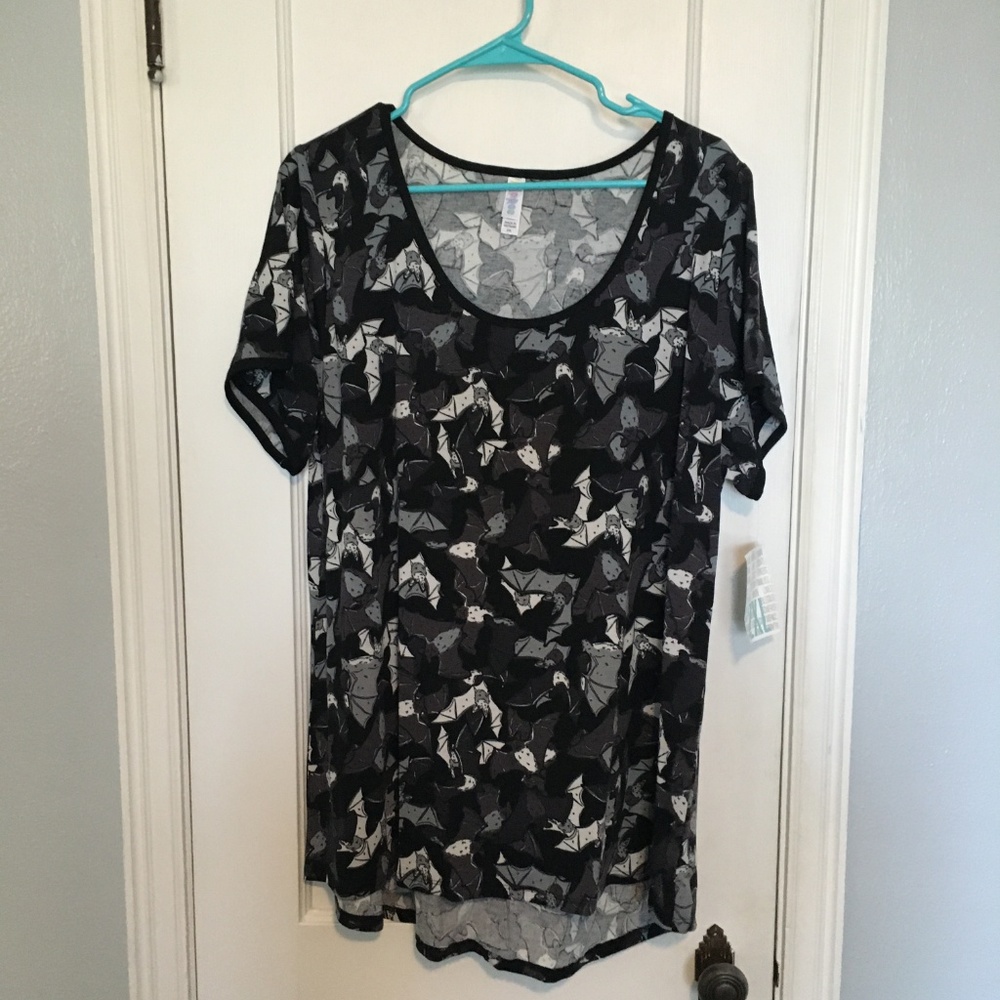 LuLaRoe Classic T- Halloween Bats